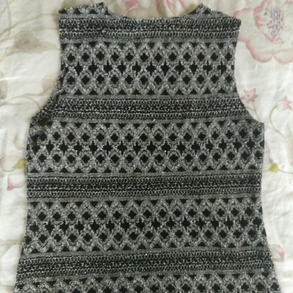 Jaipur Textured Design Tank Top Size Small - Picture 2 of 5
